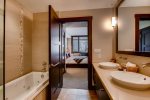 Master Bathroom - Hayden Lodge 2 Bedroom - Gondola Resorts